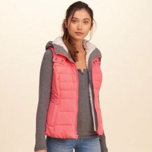 Hollister Sherpa lined Puffer Vest Size S